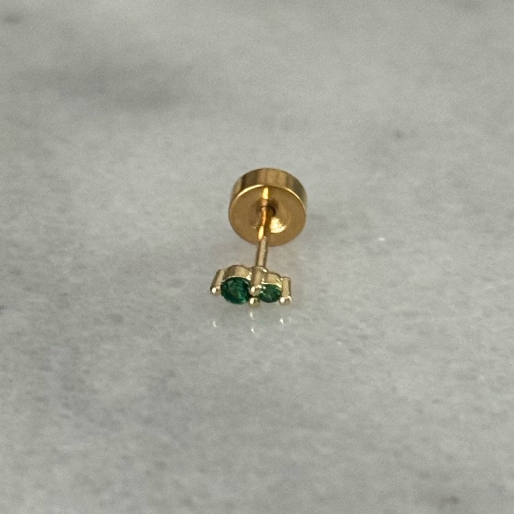 Gold Green Crystal Mini Micro Cartilage Earring
Brand New - Picture 2 of 4